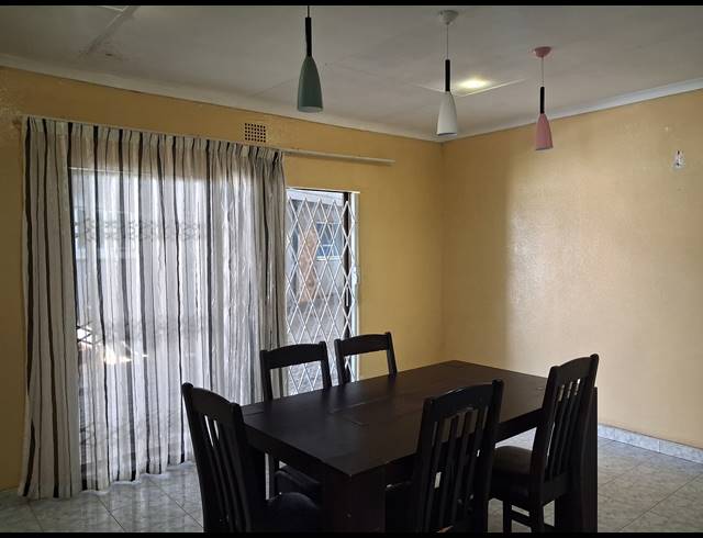 5 BEDROOM FREESTANDING FOR SALE IN MANZIL PARK